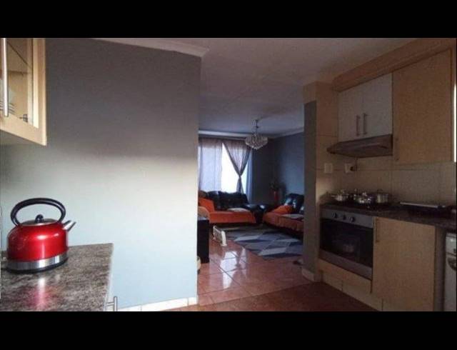 3 BEDROOM HOUSE FOR SALE IN CLAYVILLE